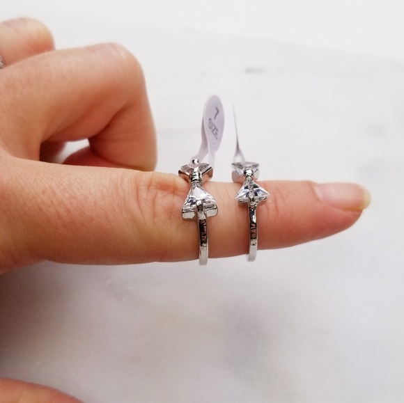 Brilliant! CZ Bow Layer Ring Silver Plated - Picture 5 of 5